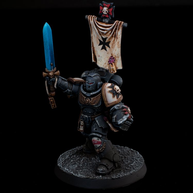 Black Templar Lieutenant with Power Fist and Power Sword