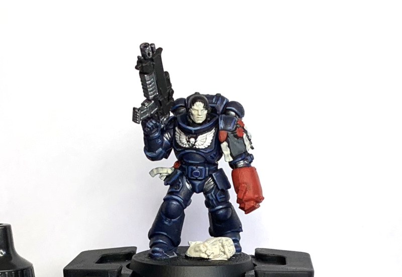 Testing contrast paints over lead belcher spray. Crimson Fists Space  Marine. Really like the result so far. : r/minipainting