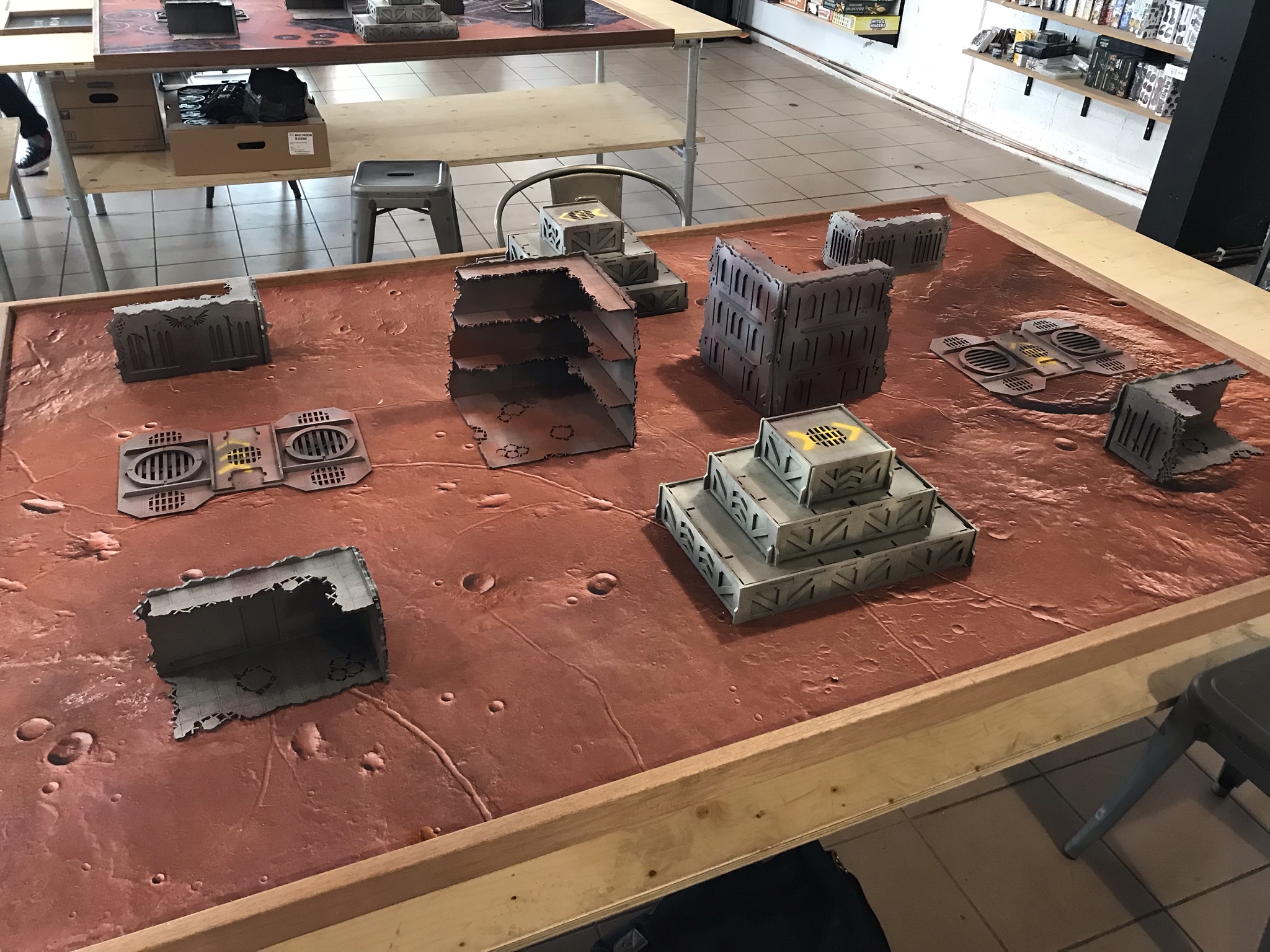 Setting up Terrain for a Warhammer 40K Gaming Table 