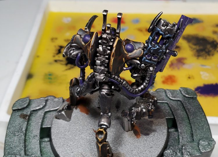 Warhammer 40,000 - Easily paint gemstones and crystal blades with