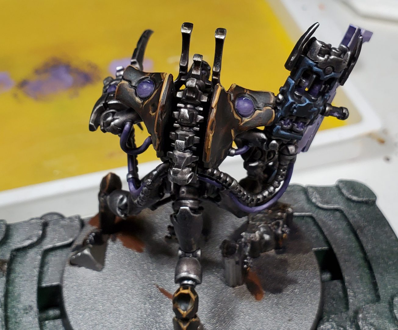 How to Paint Everything Gemstones, Lenses, and Vials Goonhammer