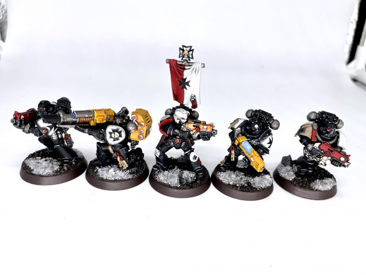 Army Showcase: SRM’s Smol Black templars | Goonhammer