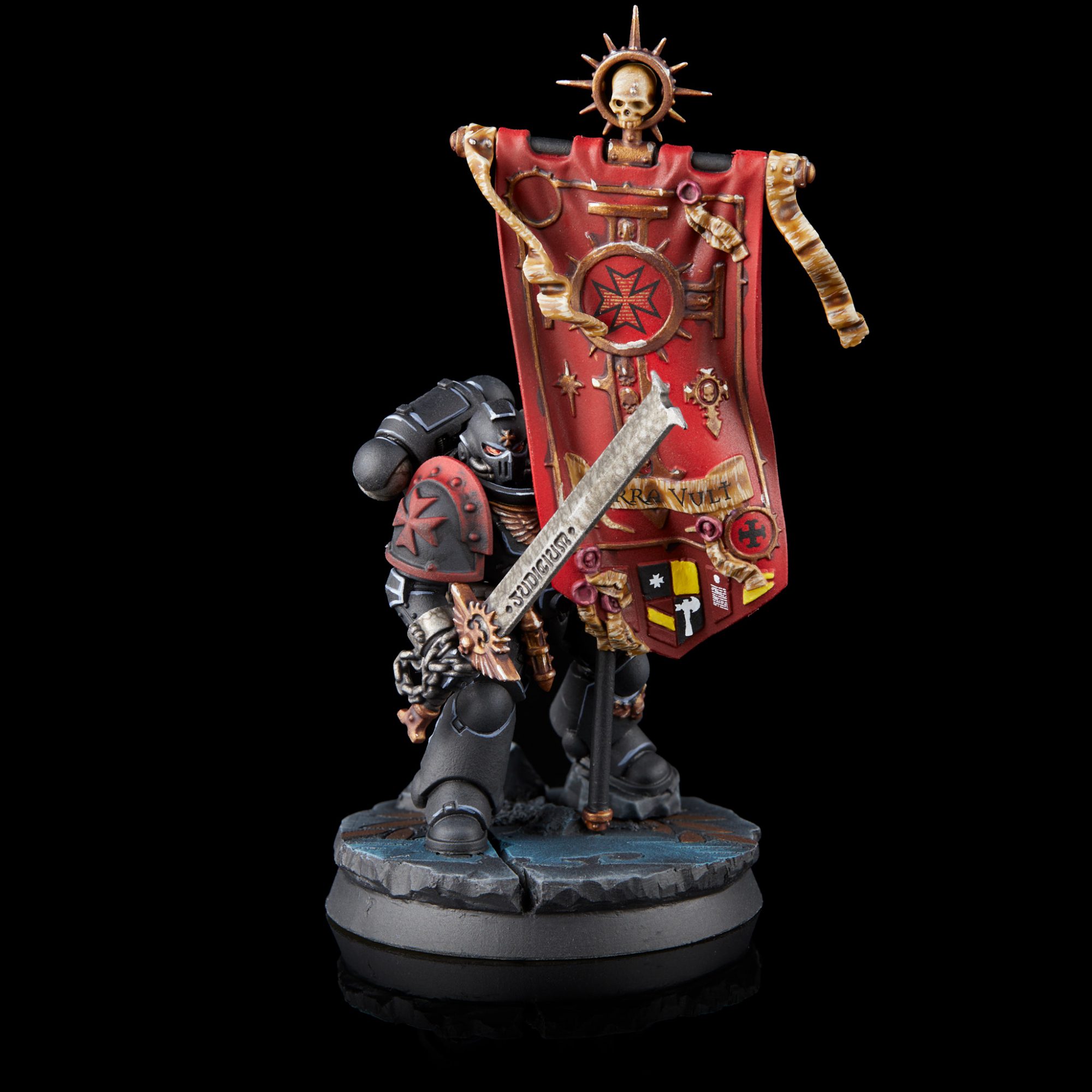 Image of a Black Templar Primaris Ancient