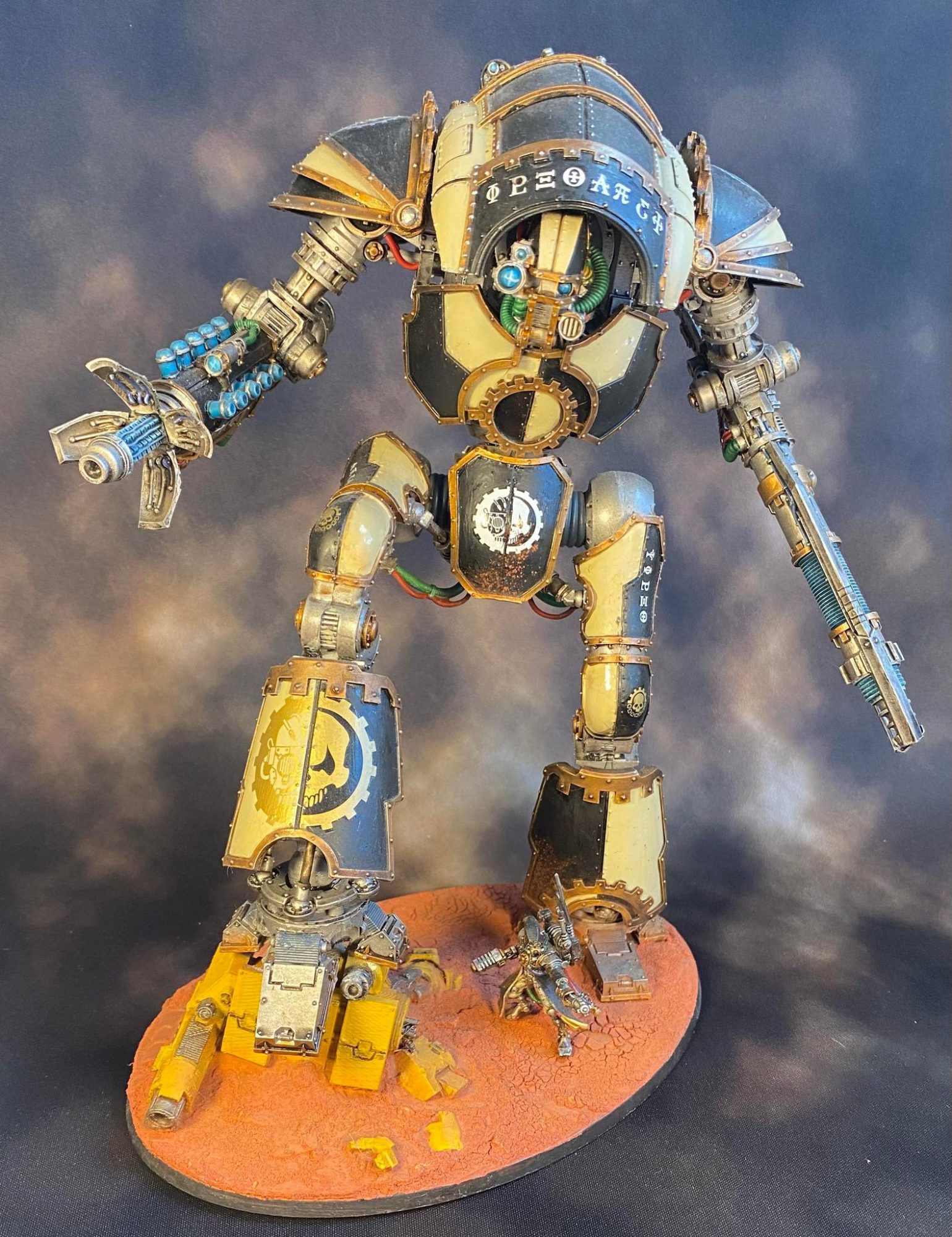 Imperial Knight Atrapos. Credit: Magos Sockbert