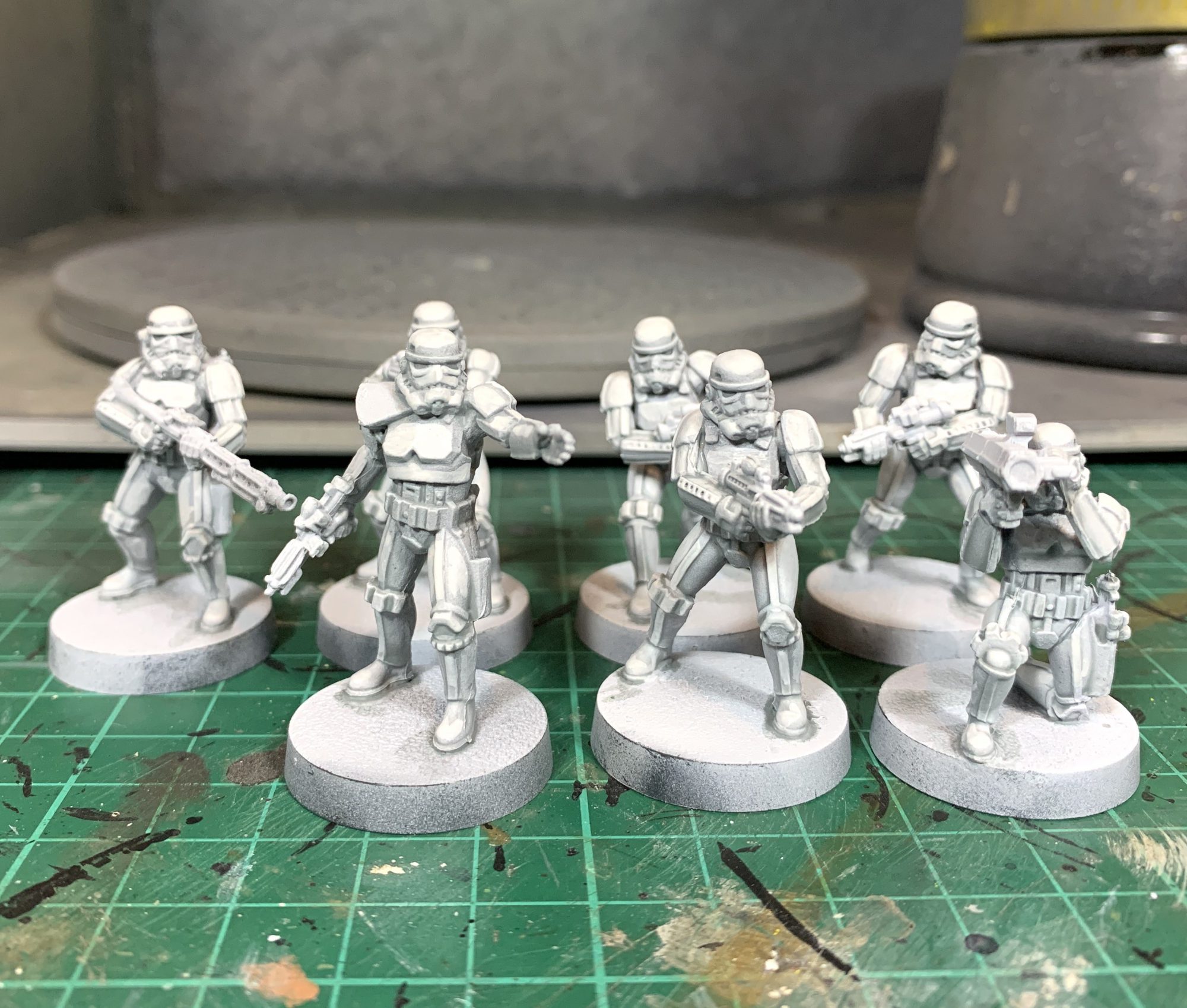 Green Stuff World on X: And here you have it once the putty is dry, a  primer and our chrome mirror effect paint. This is the way!   #starwarslegion #PaintingWarhammer #wargames  #Warmongers