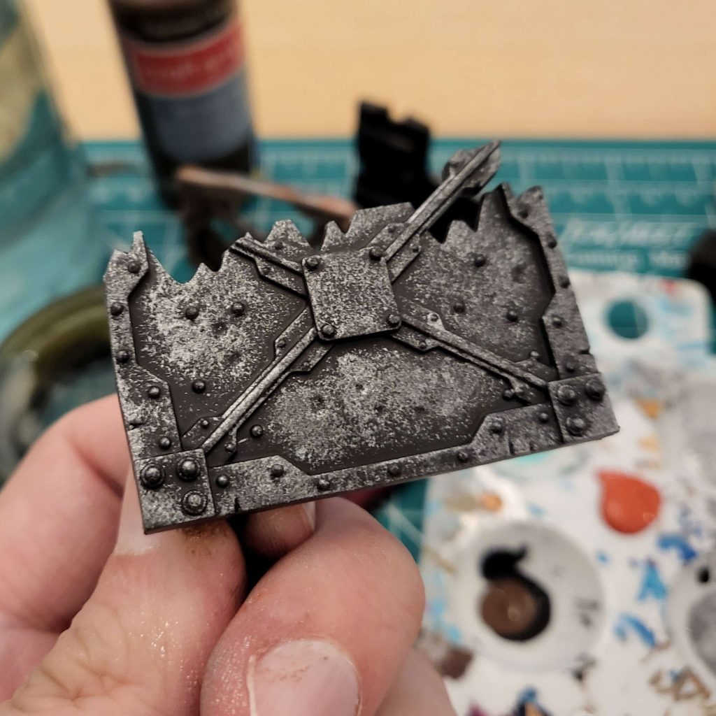 Easy rusty metal guide 1. Spray Leadbelcher 2. Shade with agrax