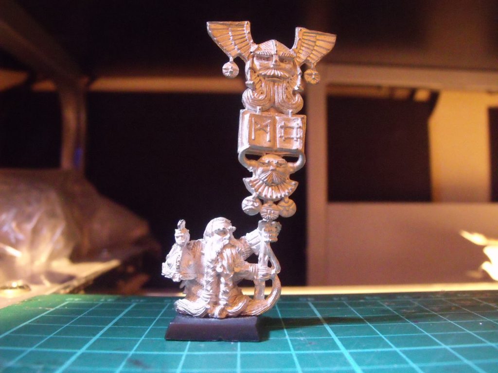 Dwarf Standard Bearer