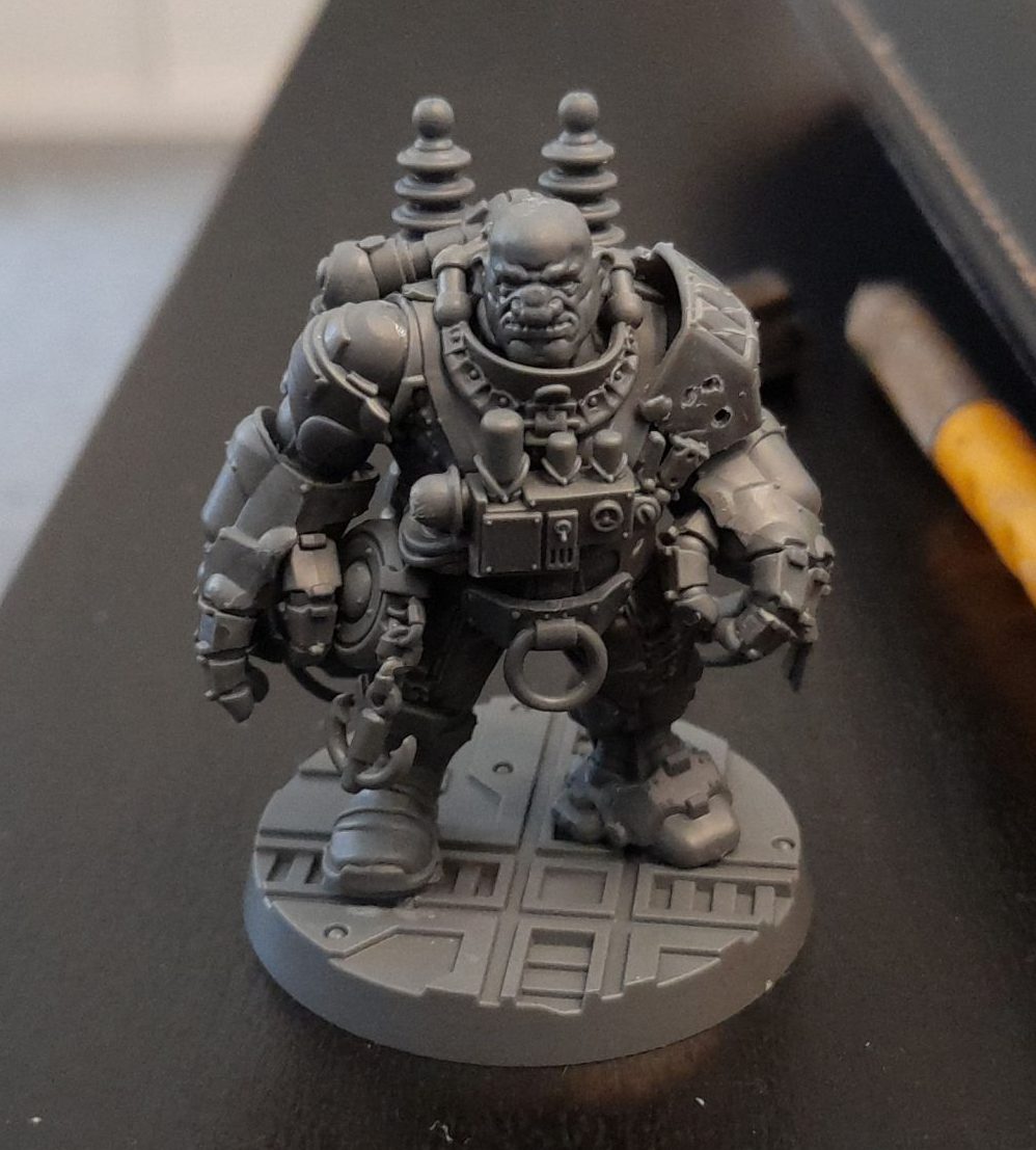 Model Review: Necromunda Servitor Ogryns | Goonhammer