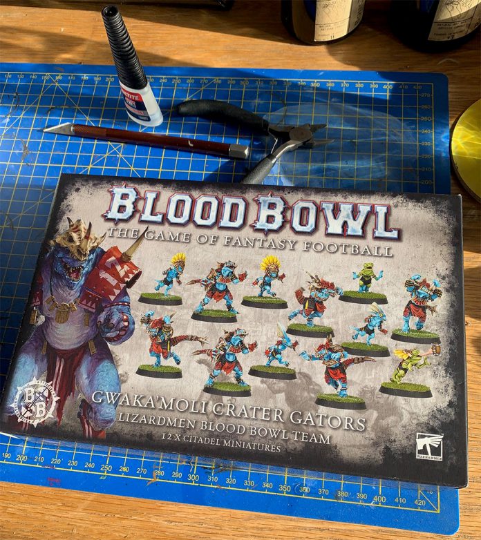 Blood Bowl Lizardmen Team unboxing