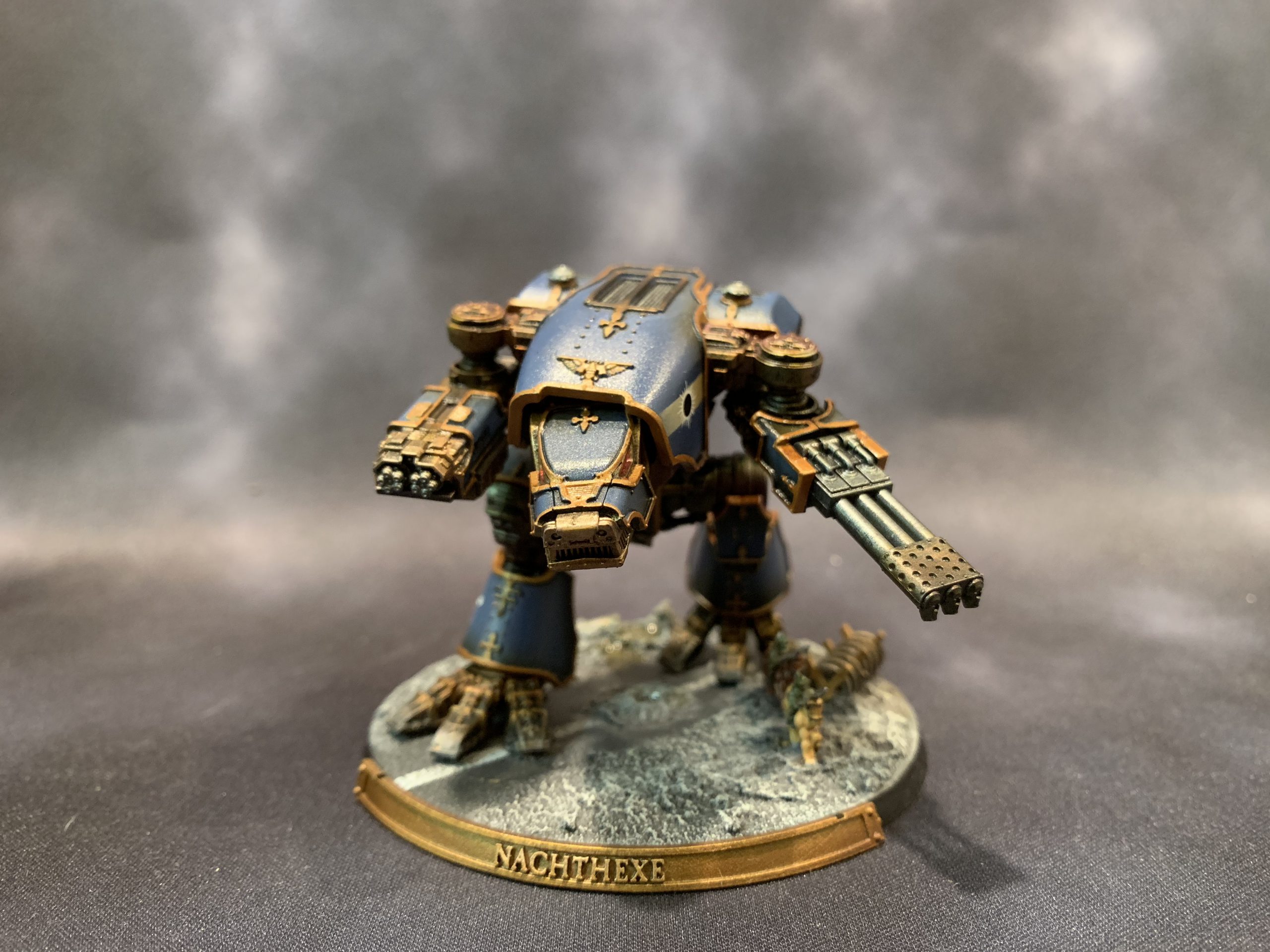 A Legio Astorum warhound titan